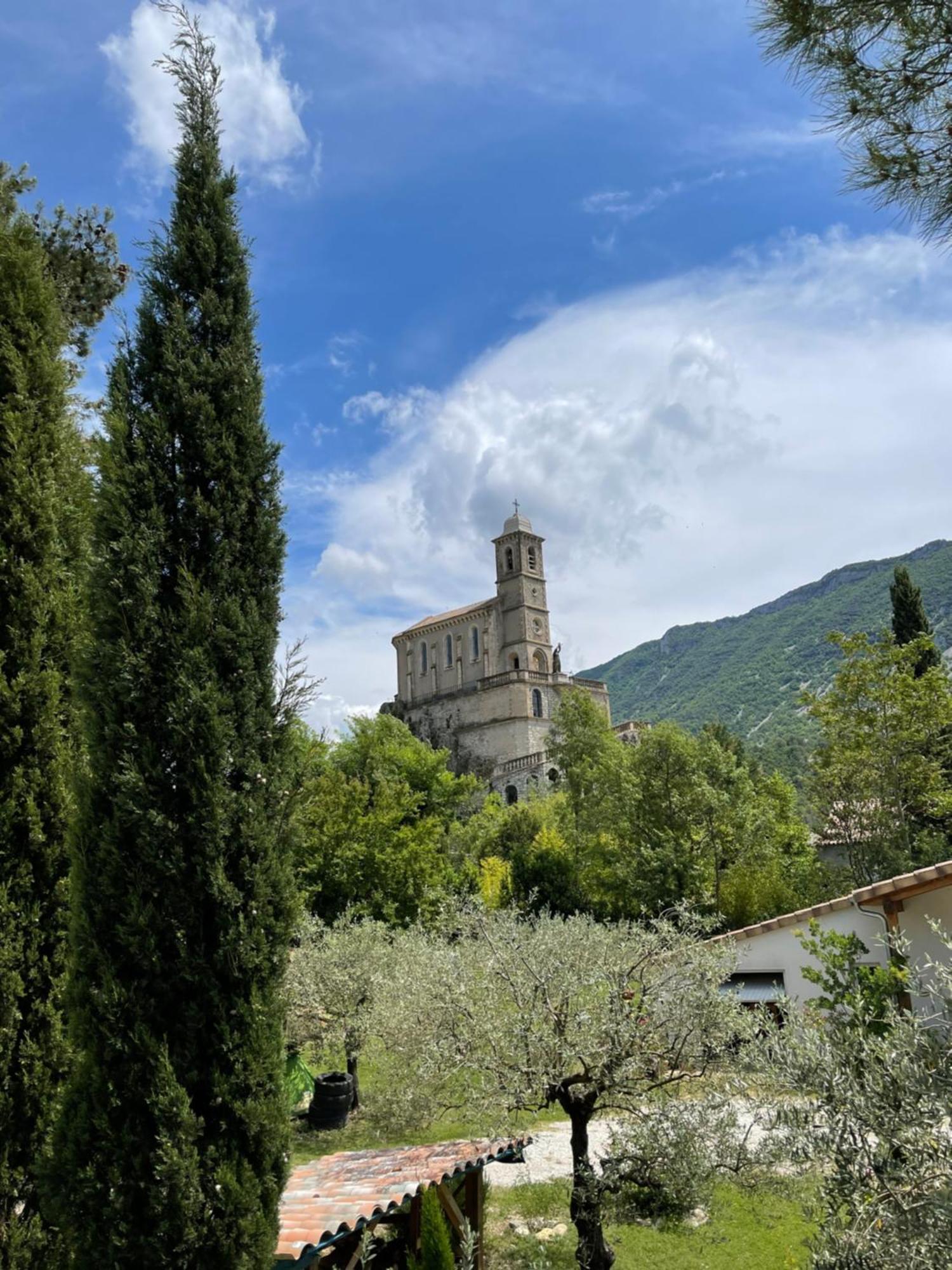 Aulan, Luxe Et Repos Au Chateau Des Gipieres * Montbrun-les-Bains