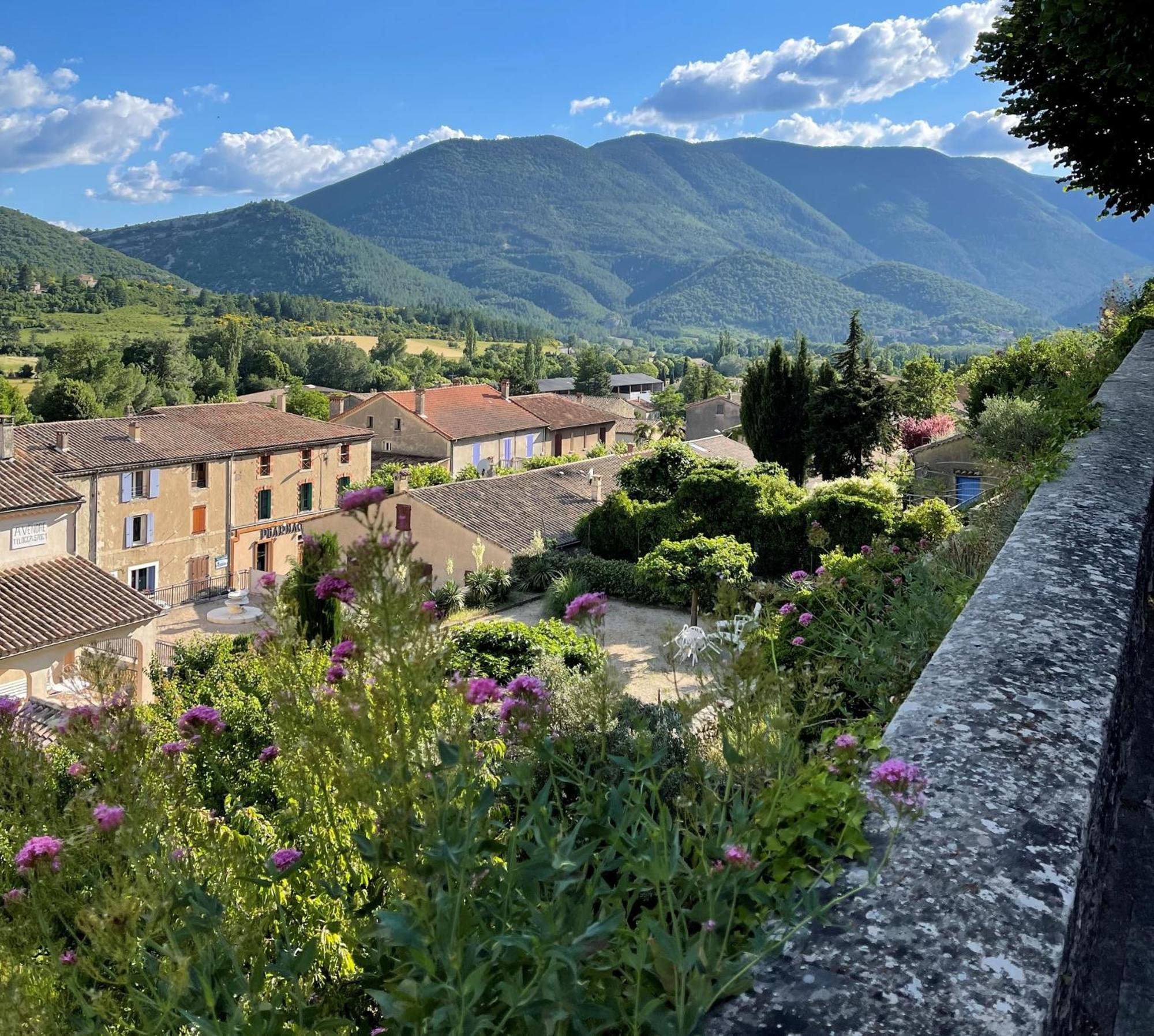 Aulan, Luxe Et Repos Au Chateau Des Gipieres Montbrun-les-Bains