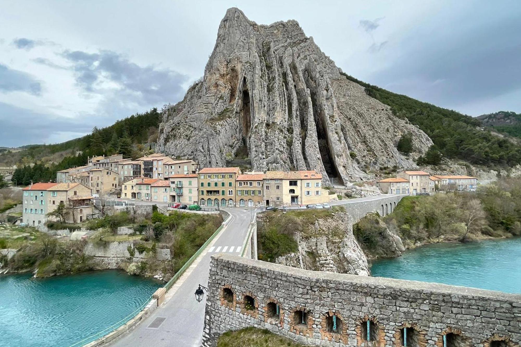 Aulan, Luxe Et Repos Au Chateau Des Gipieres Montbrun-les-Bains